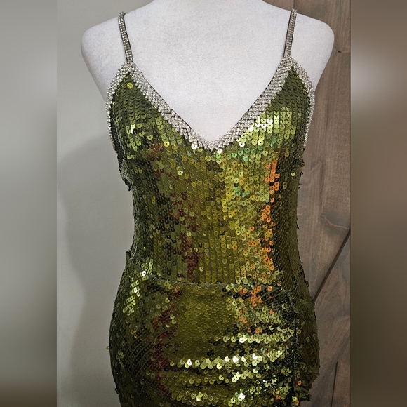 FASHION NOVA Shimmer On Sequin Maxi Dress - Green. Size Small NWT - Picture 7 of 16